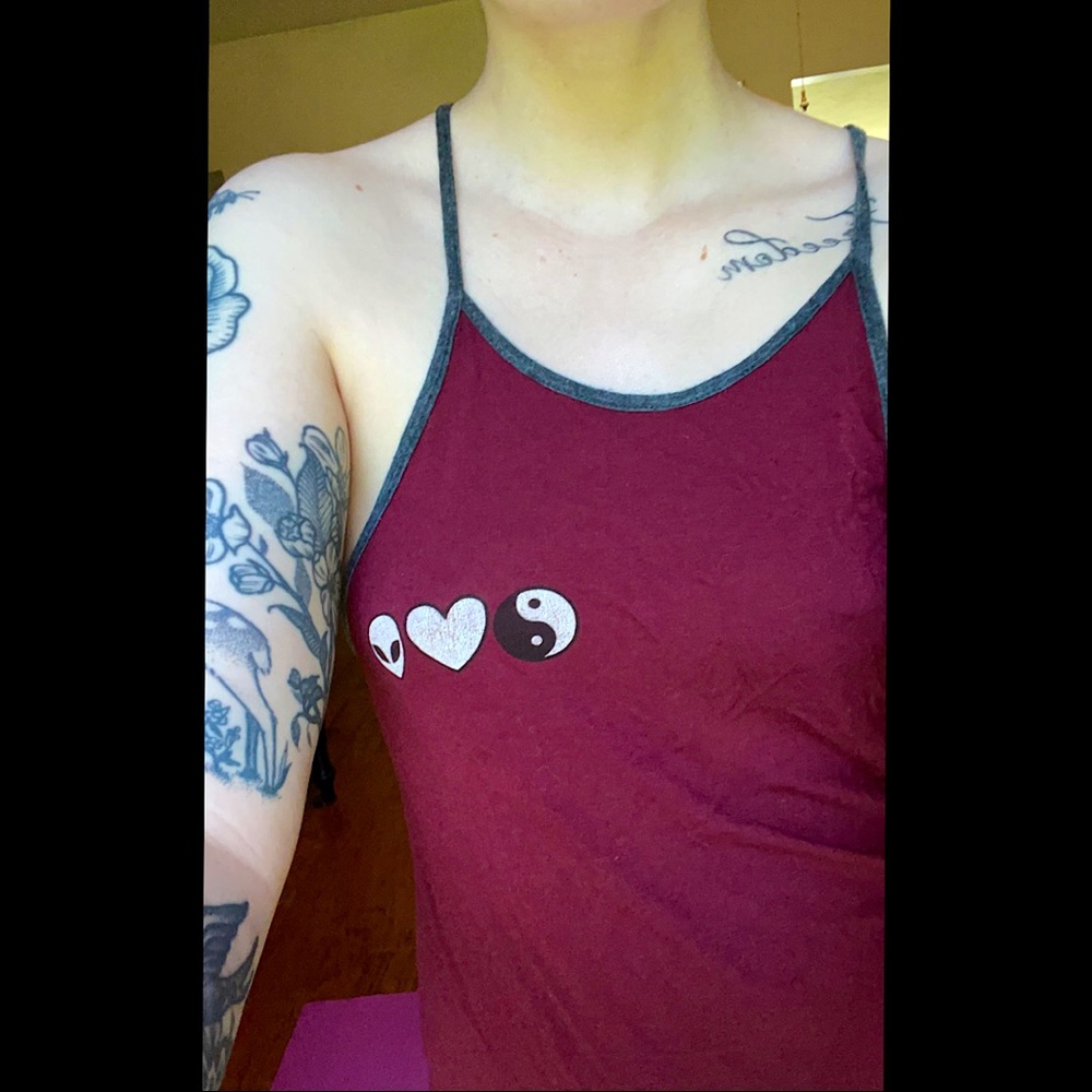 Zumiez yin yang heart tank top size large